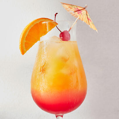 A tantalizing mix of vodka and peach schnapps, mellowed by the fruity notes of La Noscean orange and sykon juices.